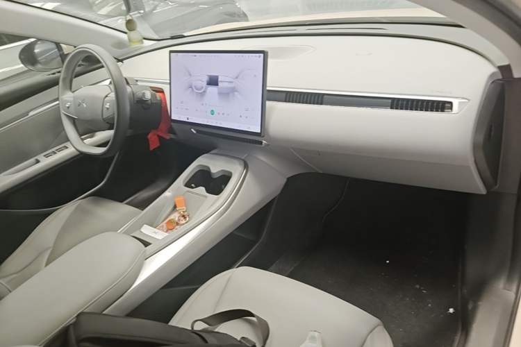 Used XPeng MONA M03 2025 515 Long-Range Plus Center Console