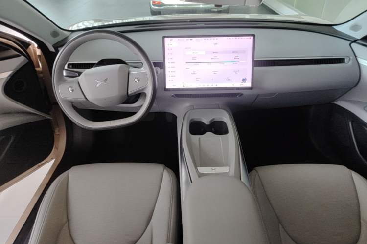 Used XPeng MONA M03 2025 620 Ultra-Long Range Plus Center Console