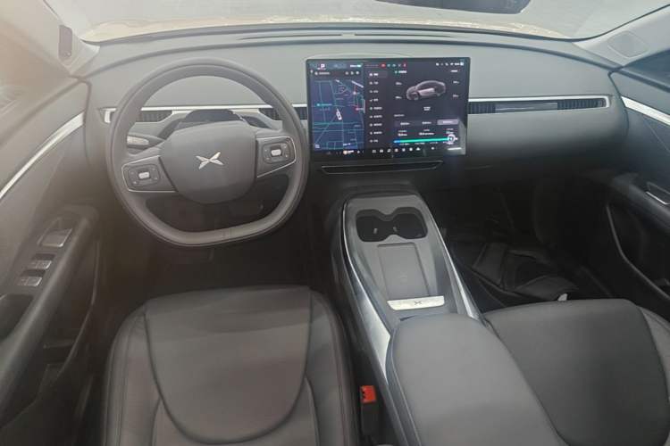 Used XPeng MONA M03 2025 600 with Ultra-Long Range Max Center Console