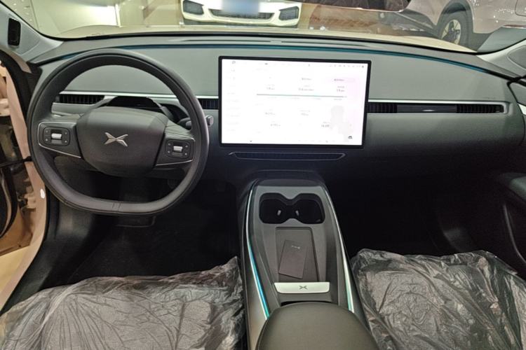 Used XPeng MONA M03 2025 600 with Ultra-Long Range Max Center Console
