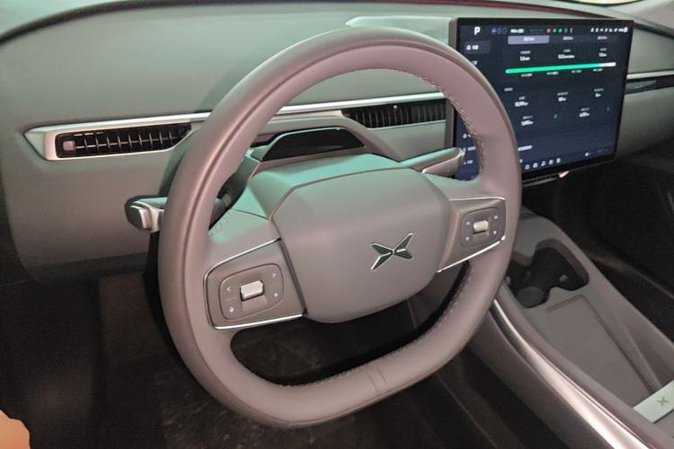 Used XPeng MONA M03 2025 600 with Ultra-Long Range Max Center Console
