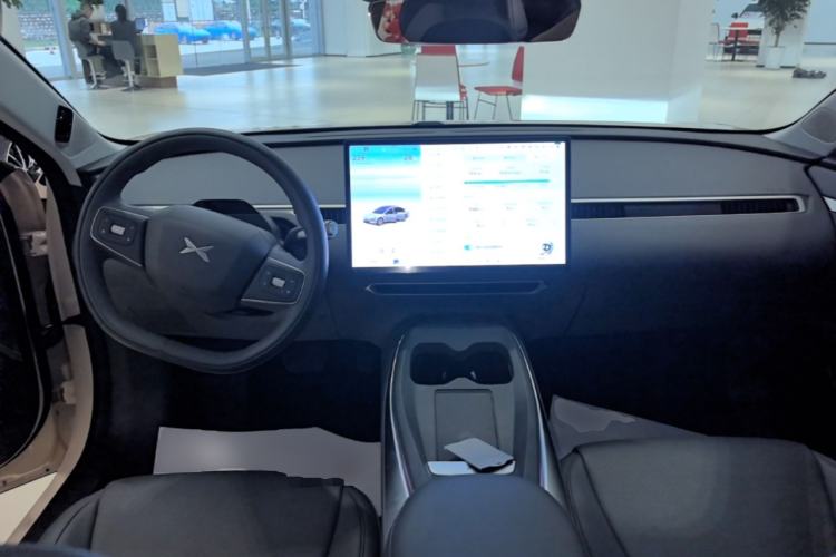 Used XPeng MONA M03 2025 600 with Ultra-Long Range Max Center Console