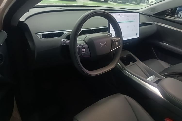 Used XPeng MONA M03 2025 600 with Ultra-Long Range Max Center Console