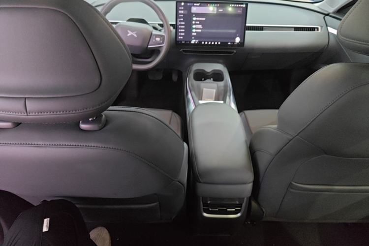 Used XPeng MONA M03 2025 600 with Ultra-Long Range Max Center Console