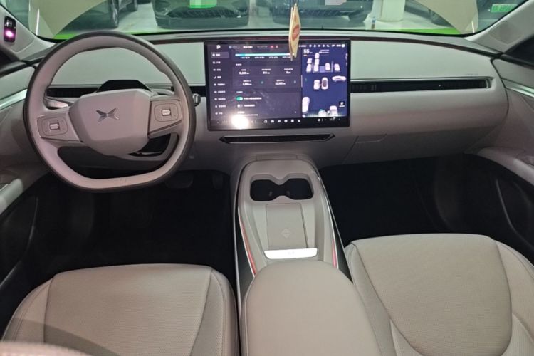 Used XPeng MONA M03 2025 600 with Ultra-Long Range Max Center Console