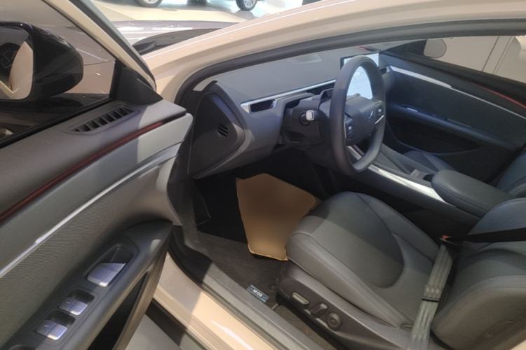Used XPeng MONA M03 2025 600 with Ultra-Long Range Max Driver Seat