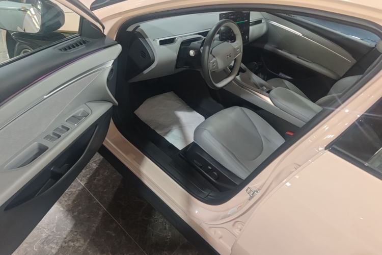 Used XPeng MONA M03 2025 600 with Ultra-Long Range Max Driver Seat