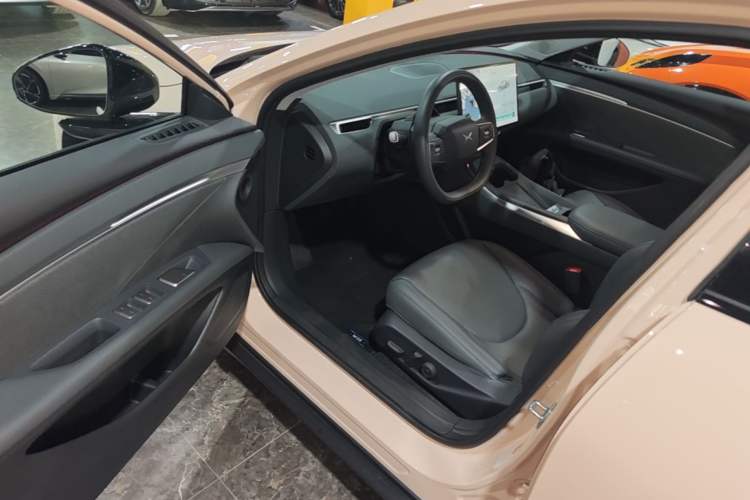 Used XPeng MONA M03 2025 600 with Ultra-Long Range Max Driver Seat