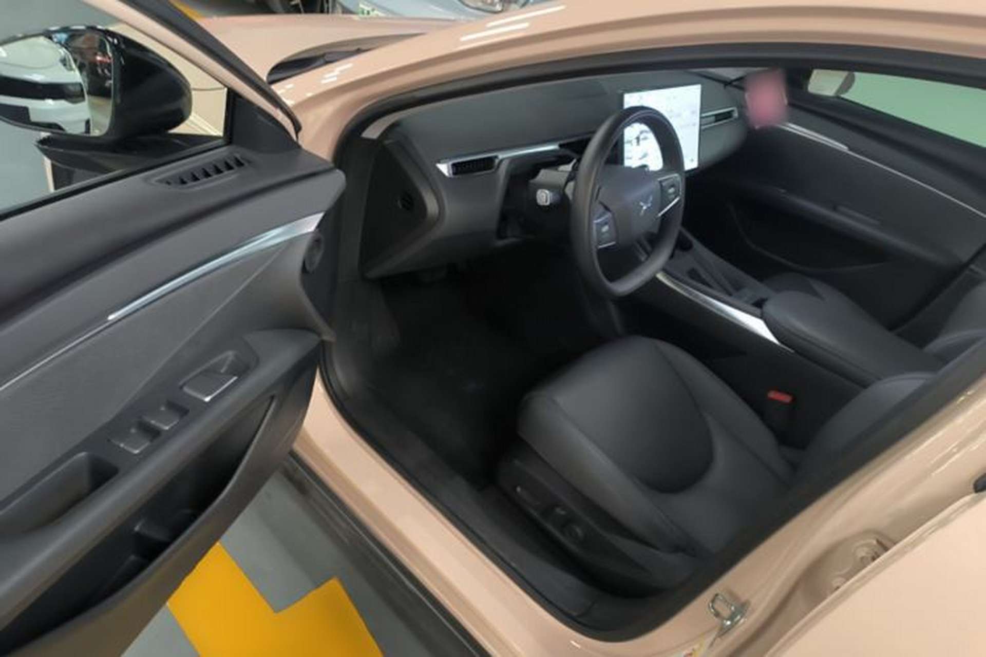 Used XPeng MONA M03 2025 600 with Ultra-Long Range Max Driver Seat