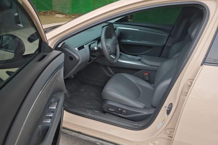 Used XPeng MONA M03 2025 600 with Ultra-Long Range Max Driver Seat