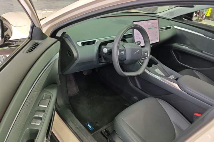Used XPeng MONA M03 2025 600 with Ultra-Long Range Max Driver Seat