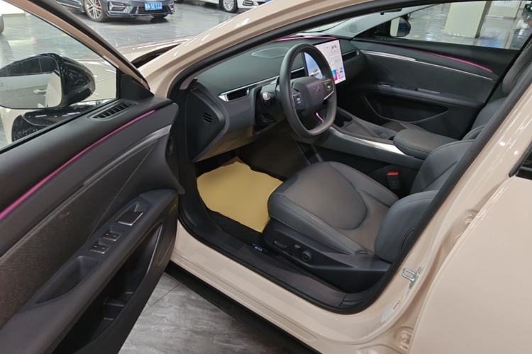 Used XPeng MONA M03 2025 600 with Ultra-Long Range Max Driver Seat