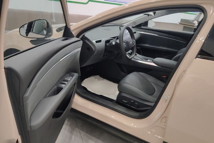 Used XPeng MONA M03 2025 600 with Ultra-Long Range Max Driver Seat