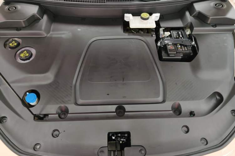 Used XPeng MONA M03 2025 600 with Ultra-Long Range Max Engine Bay
