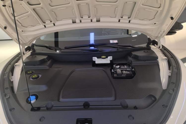Used XPeng MONA M03 2025 600 with Ultra-Long Range Max Engine Bay