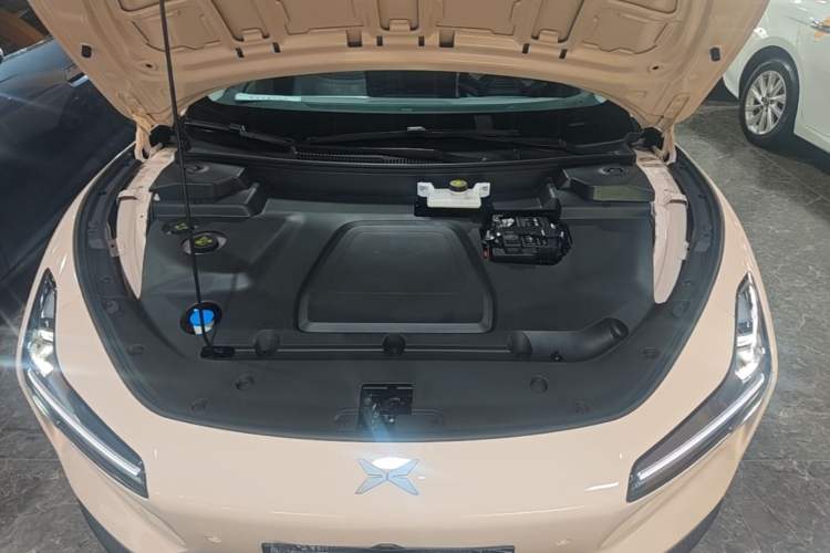 Used XPeng MONA M03 2025 600 with Ultra-Long Range Max Engine Bay