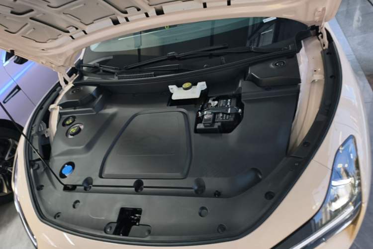 Used XPeng MONA M03 2025 600 with Ultra-Long Range Max Engine Bay