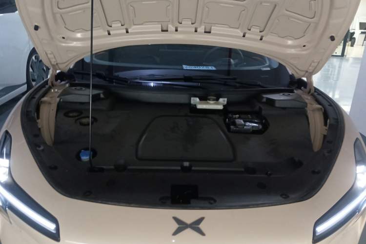 Used XPeng MONA M03 2025 600 with Ultra-Long Range Max Engine Bay