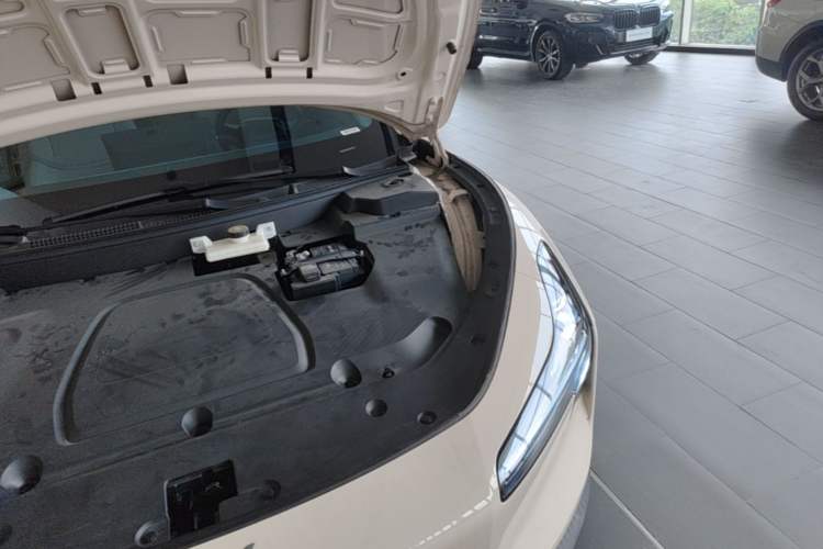 Used XPeng MONA M03 2025 620 Ultra-Long Range Plus Engine Bay Left