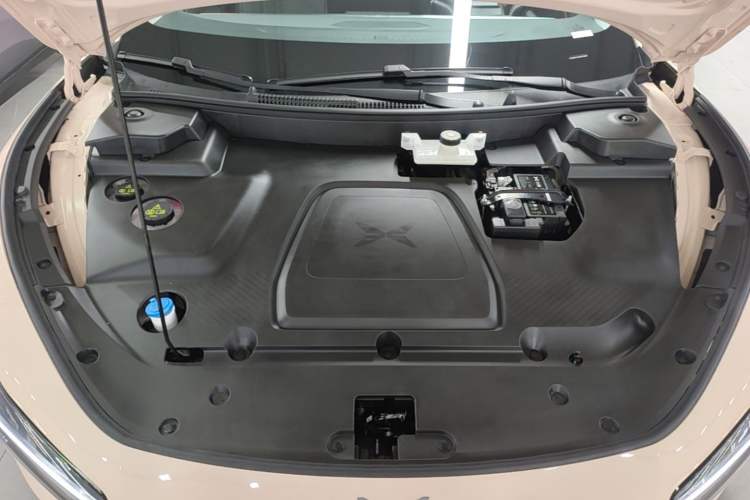 Used XPeng MONA M03 2025 600 with Ultra-Long Range Max Engine Bay