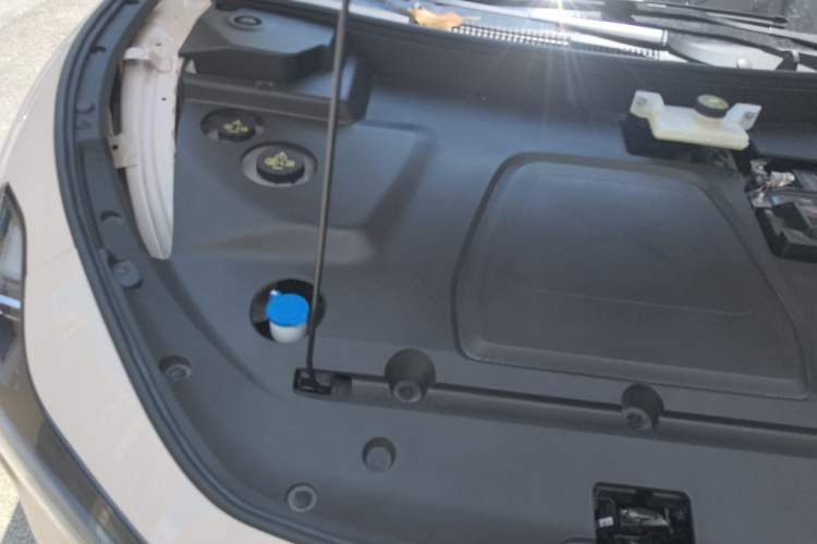 Used XPeng MONA M03 2025 620 Ultra-Long Range Plus Engine Bay Right