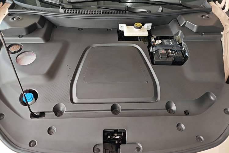 Used XPeng MONA M03 2025 502 Long-Range Max Engine Bay