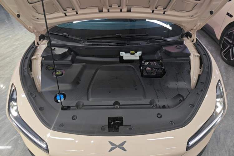 Used XPeng MONA M03 2025 600 with Ultra-Long Range Max Engine Bay