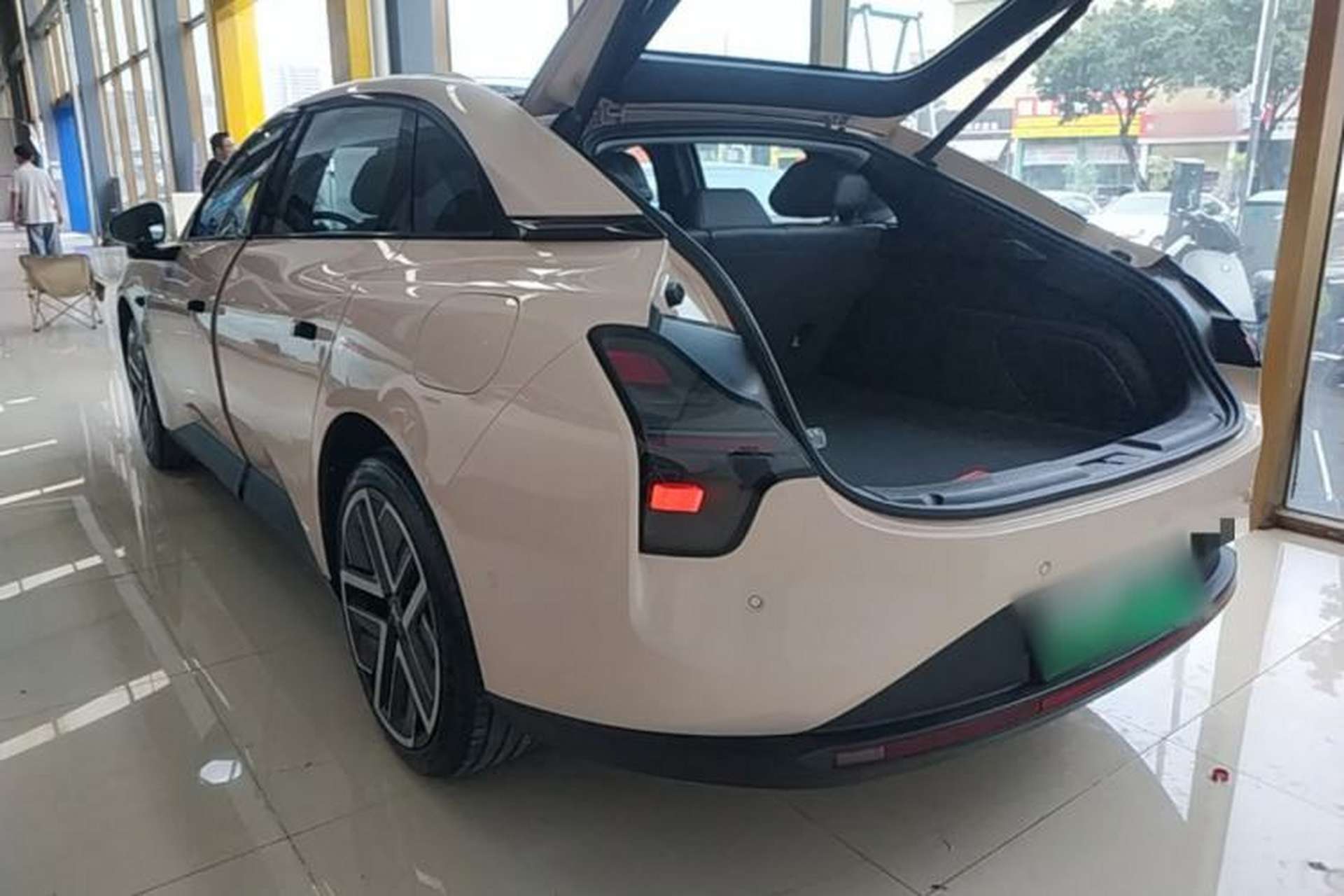 Used XPeng MONA M03 2025 600 with Ultra-Long Range Max Exterior 2