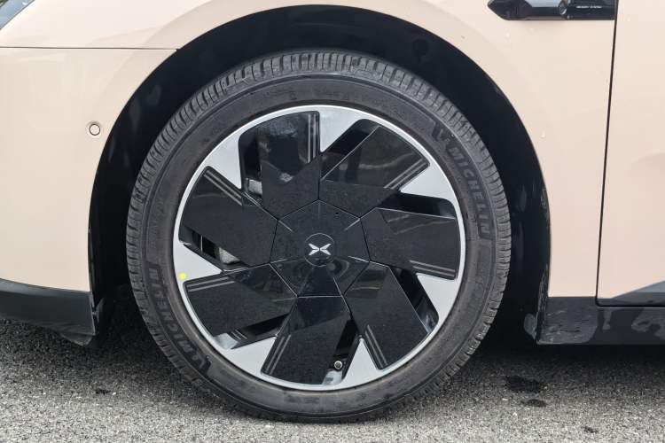 Used XPeng MONA M03 2025 502 Long-Range Max Exterior 4