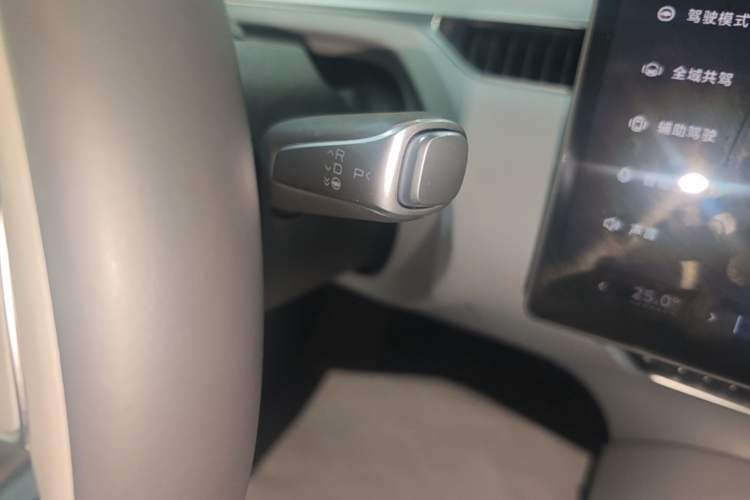 Used XPeng MONA M03 2025 600 with Ultra-Long Range Max Gear Lever