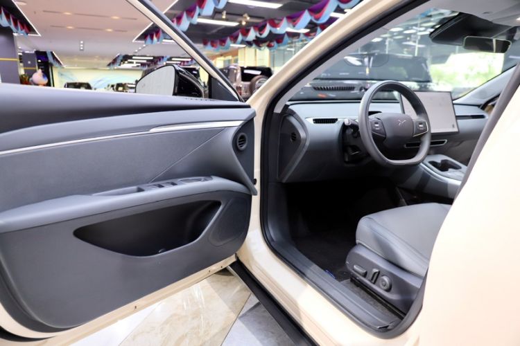 Used XPeng MONA M03 2025 600 with Ultra-Long Range Max Interior 8