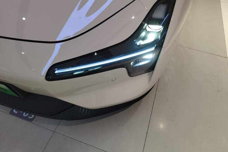 Used XPeng MONA M03 2025 600 with Ultra-Long Range Max Left Front Headlight