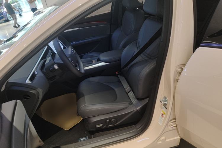 Used XPeng MONA M03 2025 600 with Ultra-Long Range Max Left Front Seat