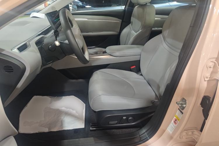 Used XPeng MONA M03 2025 600 with Ultra-Long Range Max Left Front Seat