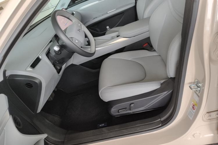 Used XPeng MONA M03 2025 620 Ultra-Long Range Plus Left Front Seat