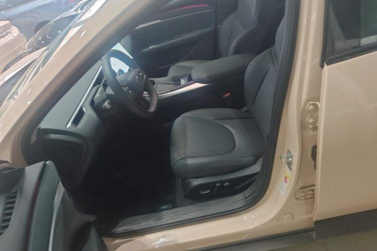 Used XPeng MONA M03 2025 600 with Ultra-Long Range Max Left Front Seat