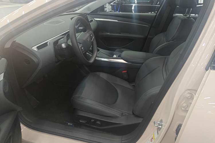 Used XPeng MONA M03 2025 600 with Ultra-Long Range Max Left Front Seat