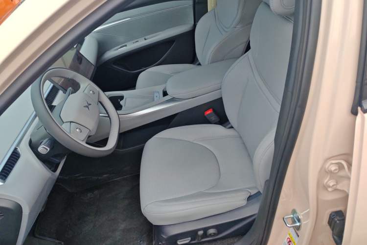Used XPeng MONA M03 2025 620 Ultra-Long Range Plus Left Front Seat