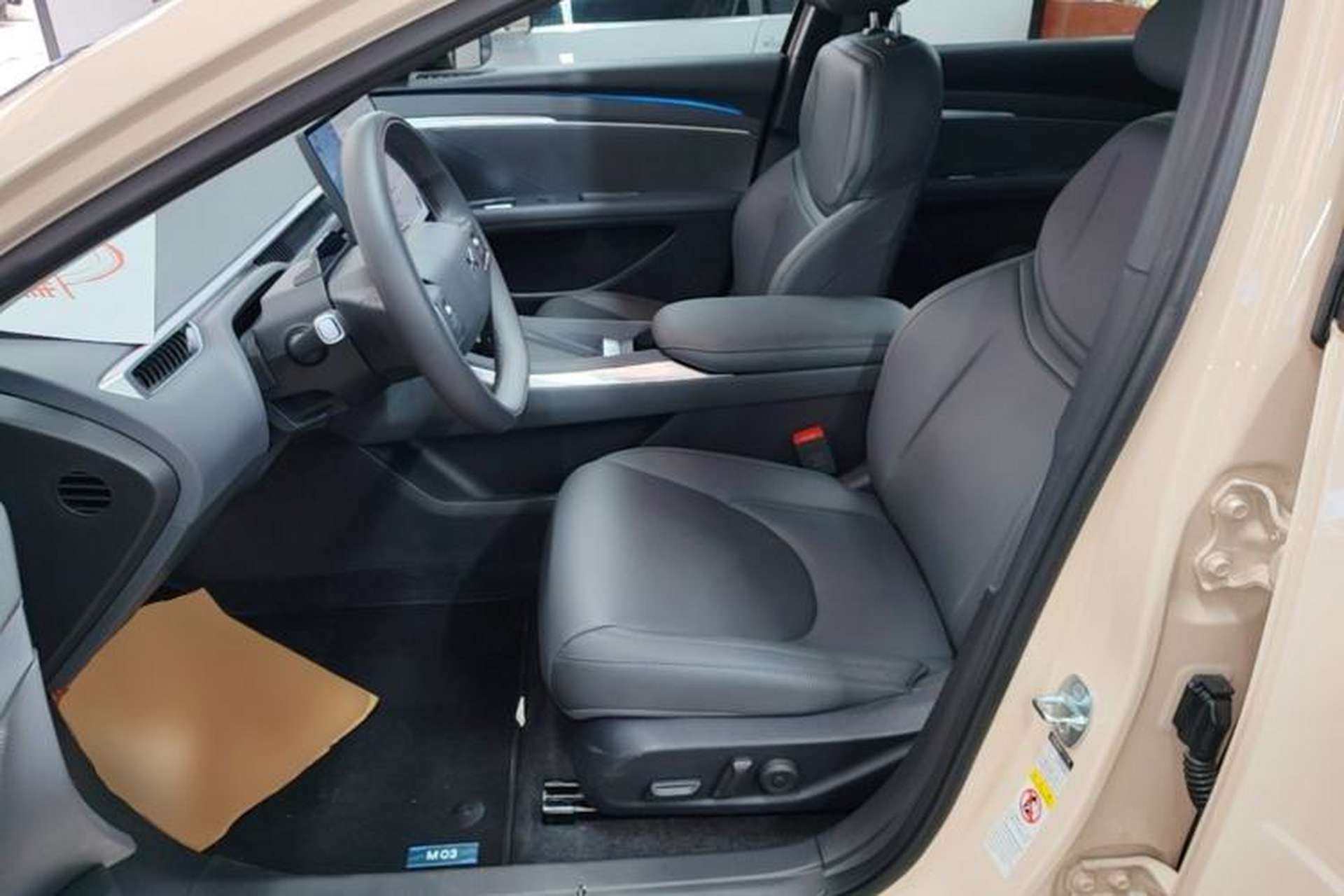 Used XPeng MONA M03 2025 600 with Ultra-Long Range Max Left Front Seat