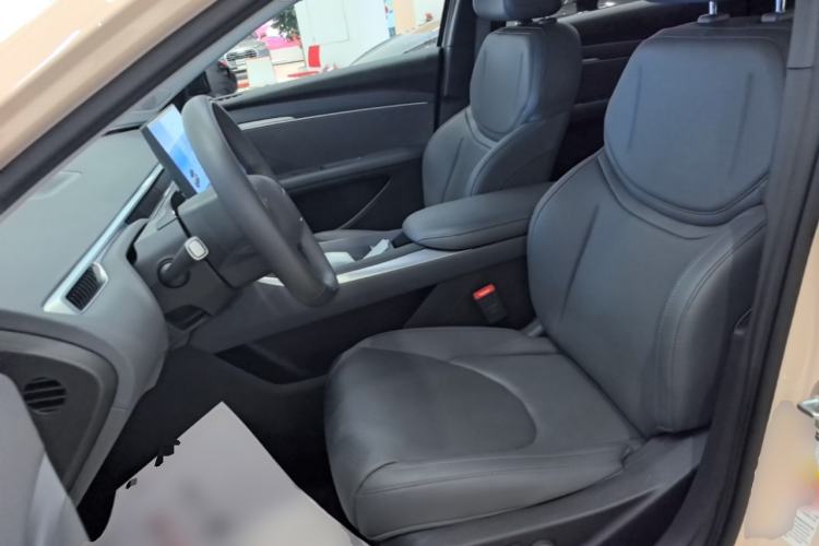 Used XPeng MONA M03 2025 600 with Ultra-Long Range Max Left Front Seat