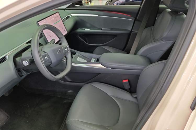 Used XPeng MONA M03 2025 600 with Ultra-Long Range Max Left Front Seat
