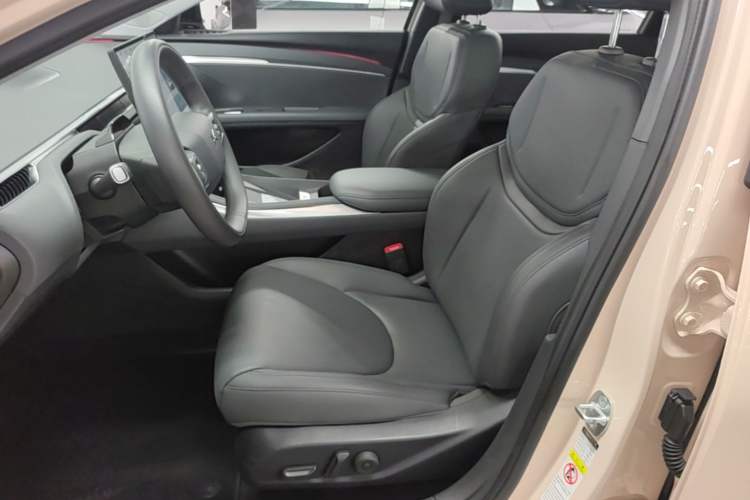 Used XPeng MONA M03 2025 600 with Ultra-Long Range Max Left Front Seat