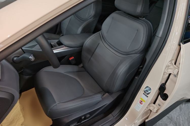 Used XPeng MONA M03 2025 600 with Ultra-Long Range Max Left Front Seat