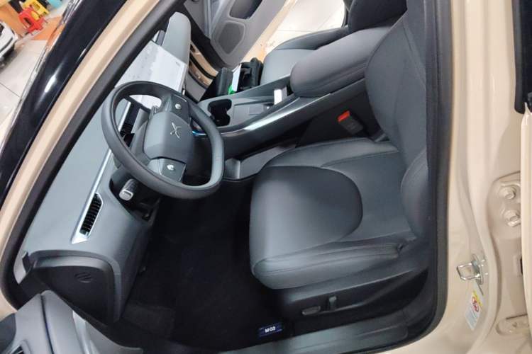 Used XPeng MONA M03 2025 620 Ultra-Long Range Plus Left Front Seat