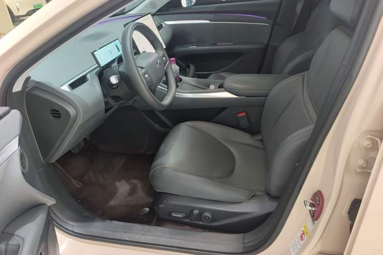 Used XPeng MONA M03 2025 600 with Ultra-Long Range Max Left Front Seat