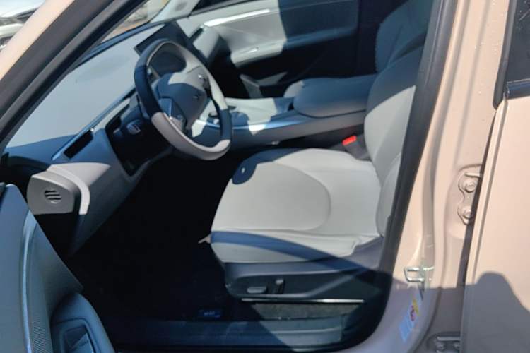 Used XPeng MONA M03 2025 515 Long-Range Plus Left Front Seat