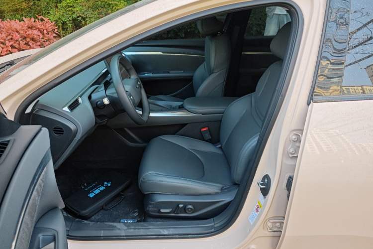 Used XPeng MONA M03 2025 600 with Ultra-Long Range Max Left Front Seat