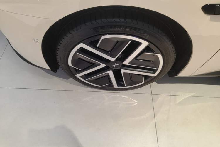 Used XPeng MONA M03 2025 600 with Ultra-Long Range Max Left Front Wheel Hub