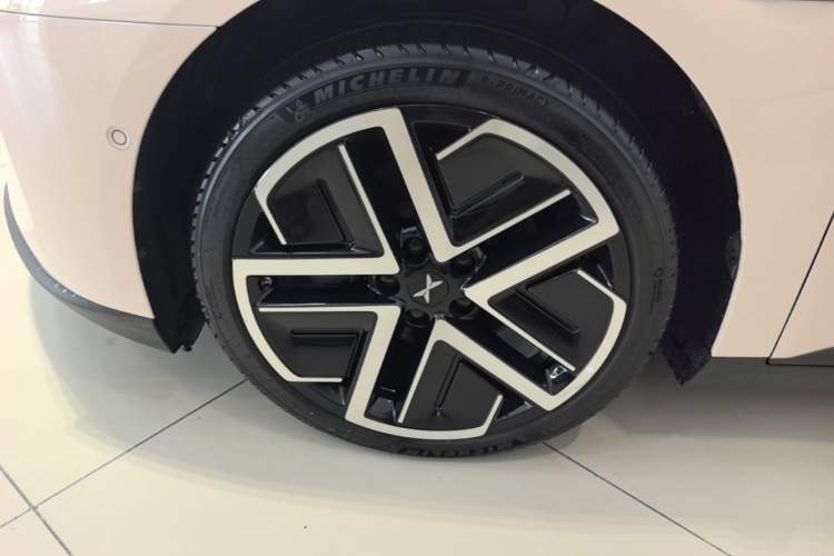 Used XPeng MONA M03 2025 600 with Ultra-Long Range Max Left Front Wheel Hub