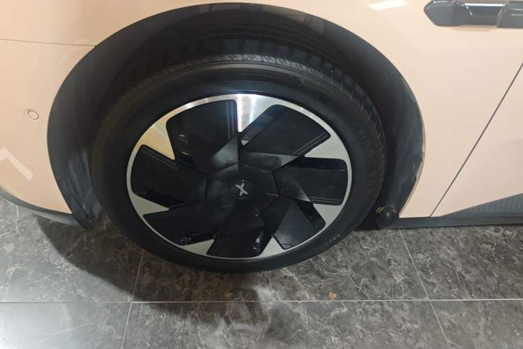 Used XPeng MONA M03 2025 600 with Ultra-Long Range Max Left Front Wheel Hub